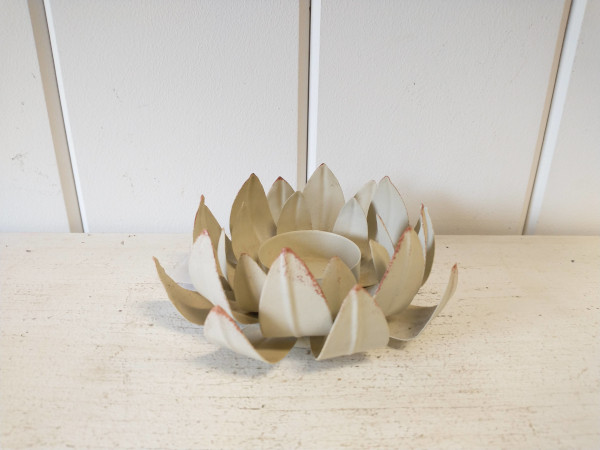 Open Flower Tealight Holder