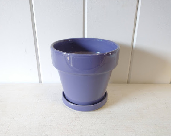 Standard Pot w/ Attached Saucer
